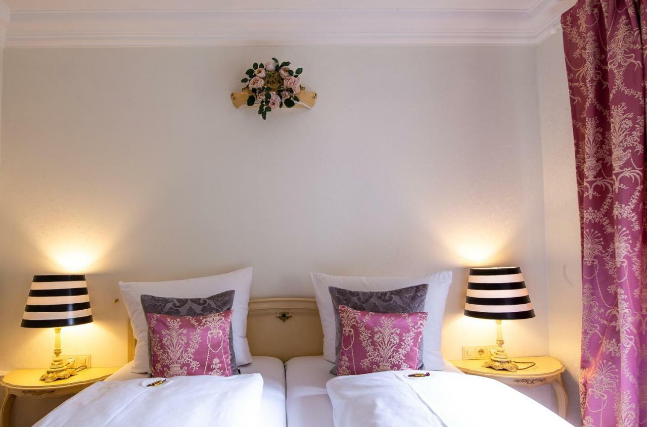Das Kleine Hotel Iphofen, Fruehstueckszauber, No Waste, Nachhaltig, Nahe Aller Weingueter, Knauf Gips Kg Und Connekt, Kleines Secret Mit Garten & Terrassen, Tv Mirrorring, 55" Tv, Fine Dining, Hunde Willkommen Exterior foto